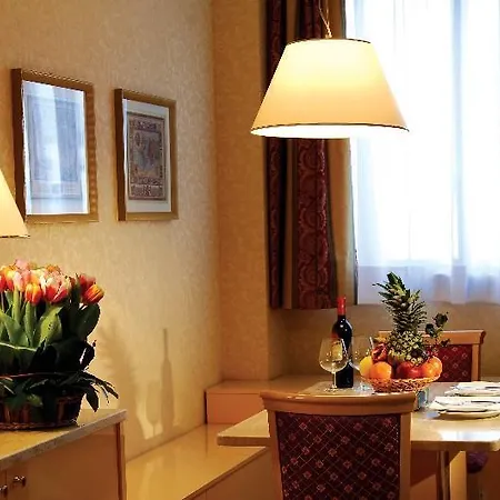 Unaway & Quark Due 4*