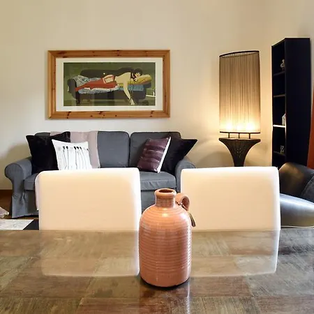 Hintown House Of Mirrors Apartment