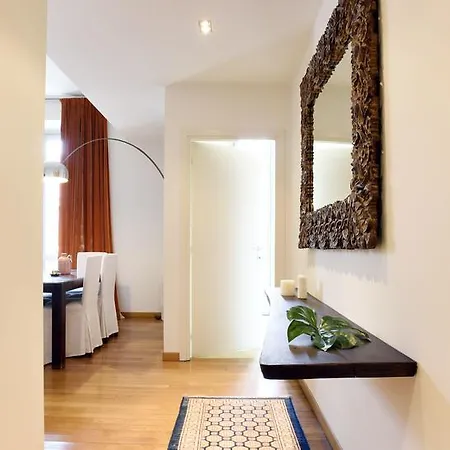 Apartment Hintown House Of Mirrors