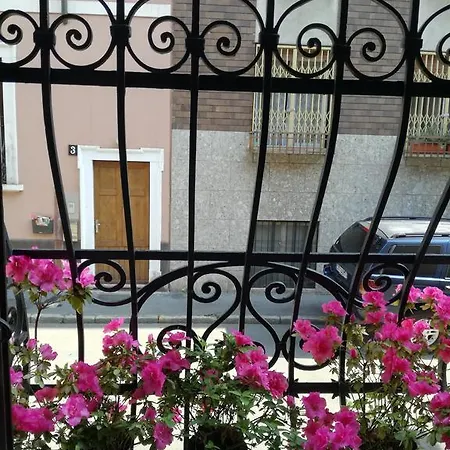 לינה וארוחת בוקר La Villetta מילאנו
