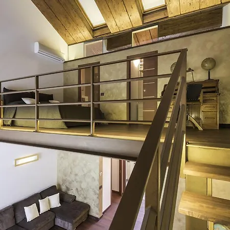 Navigli - Rentclass Corsaro Lägenhet *