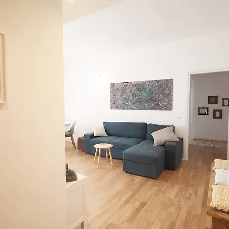 House Of Mirrors Apartment Milan