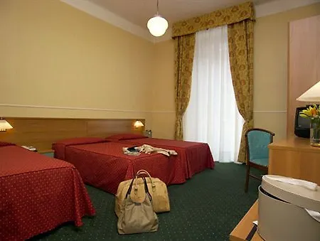 Johnny Hotel 3*
