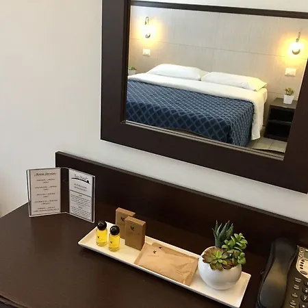 Esco Hotel 2*