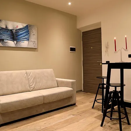 Apartment Sforza Near Duomo