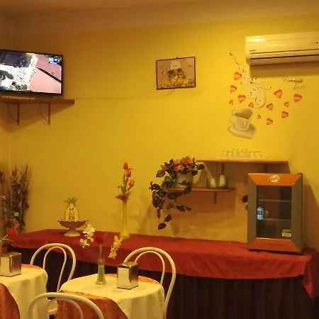 San Giovanni Hotel *