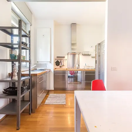 Alessia's Flat- L'8 E Mezzo * מילאנו