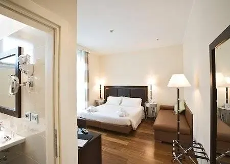 Hotell Canada 3*
