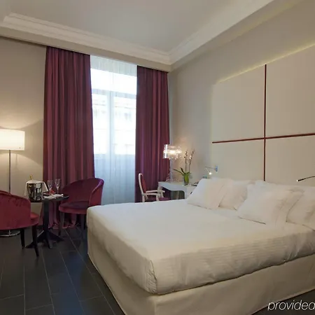 Hotel Sina De La Mediolan