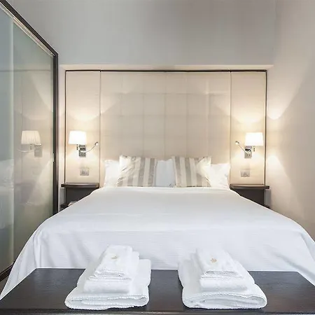 Royal Magenta & Luxury Apartment Milan
