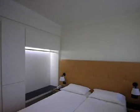 Ξενοδοχείο Monopole 3*