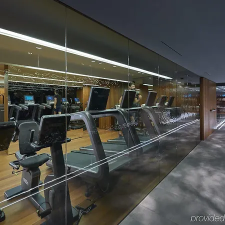 Mandarin Oriental, Hotel