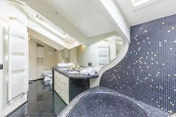 Suitelowcost - San Babila Duomo Hotel Milan