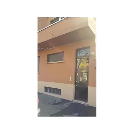 Gloria Hostal Milán