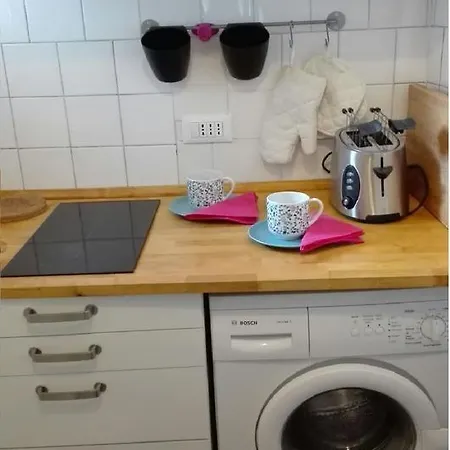 In Milano, Close To Undergrond M3 Apartamento