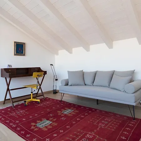 Italianway-saffi 6 * Milánó