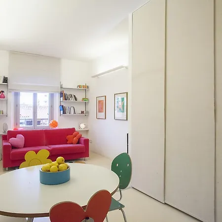 Hintown House Of Mirrors * Milan
