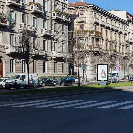Apartment Via Ciro Menotti Milan