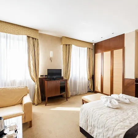 アスコット 4*