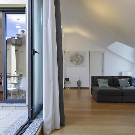 Lägenhet Spacious With A Terrace *
