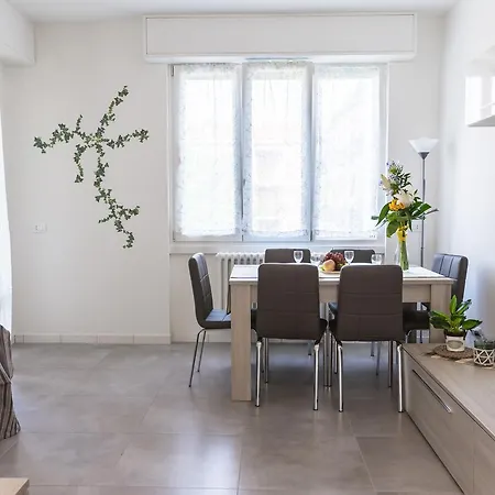 Guesthost - Business Balcony Flat 公寓 米兰