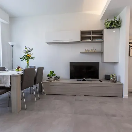 Guesthost - Business Balcony Flat 公寓 米兰