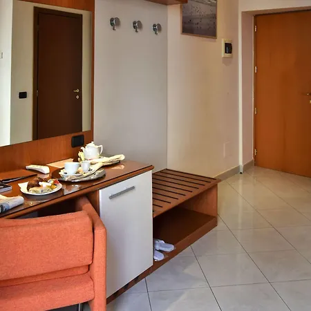 Del Corso 3* Mailand