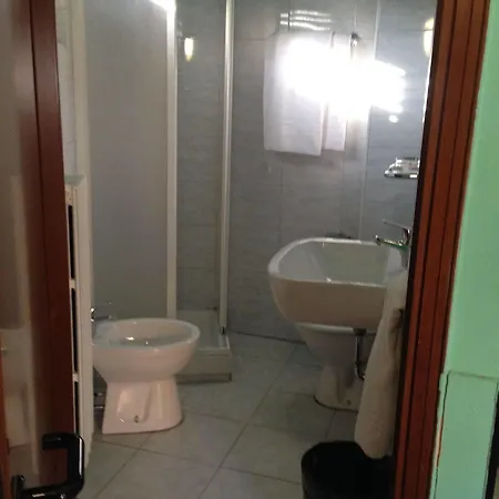 Bonola Hotel 2*