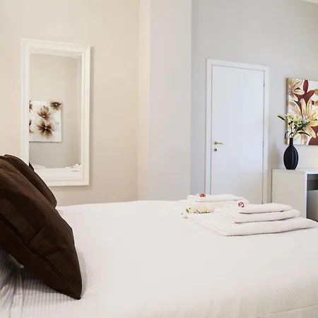 Hotel Royal Suites *