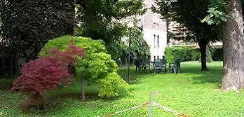 Ih Argonne Park Aparthotel 3*