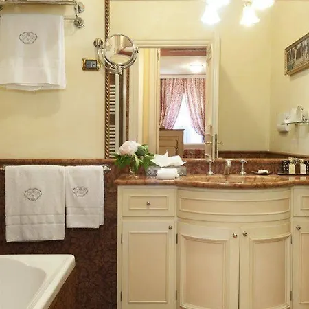 Hotel Petit Palais De Charme 4*