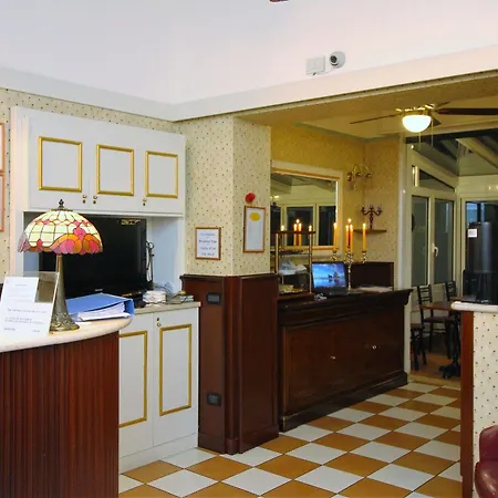 Hotel Charly