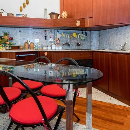 Apartmán Joivy Charming With Terrace In The Very Heart Of *