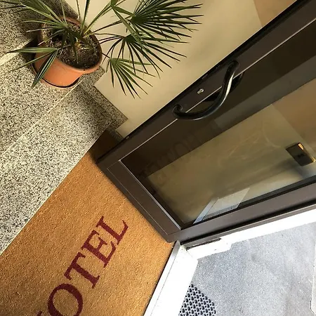 Hotel La Caravella 2*