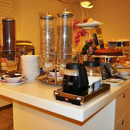 Hotell Mercure Solari Milano