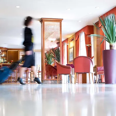 Отель Starhotels Tourist