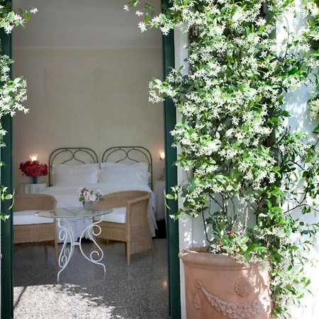 מלון Antica Dei Mercanti 4*