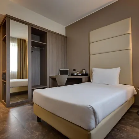 Klima Fiere Otel 4*
