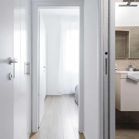 شقة Home At Hotel Corso Xxii Marzo ميلان