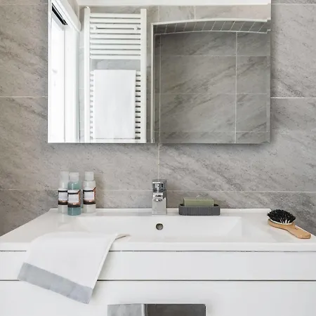 Home At Hotel Corso Xxii Marzo شقة ميلان