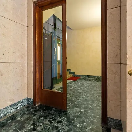 Guesthost - Near Piazza Firenze *