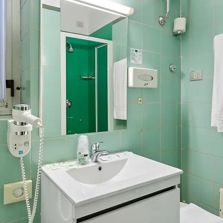 Szálloda Ginosi Arizona 3*