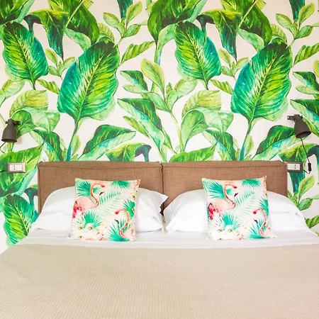 Apartamento Duomo Views, Light, Jungle-inspired With Terrace