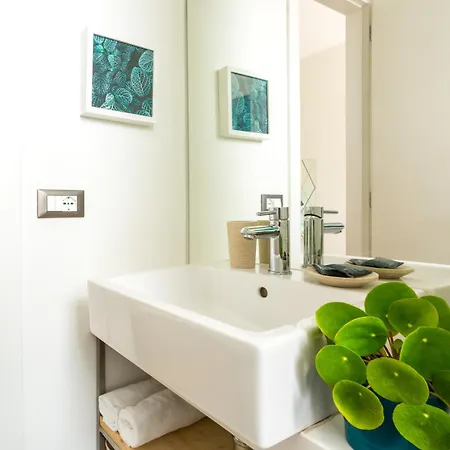 Apartamento Duomo Views, Light, Jungle-inspired With Terrace