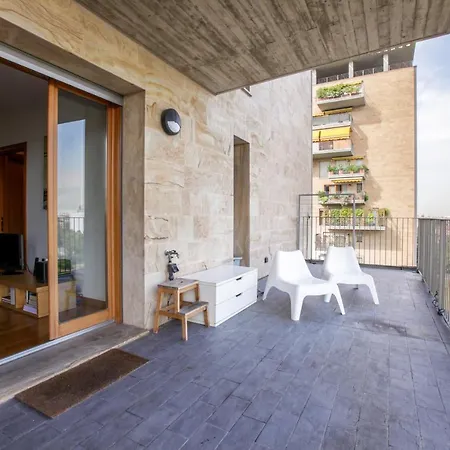 Bocconi Navigli Apartment With Terrace Mediolan