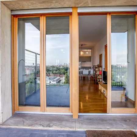 Bocconi Navigli Apartment With Terrace Mediolan