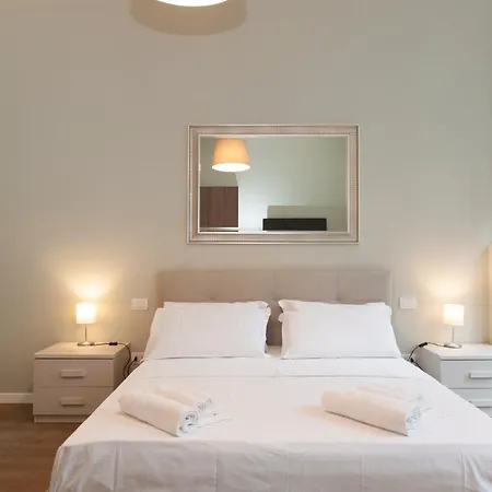 Twoone Apartmanhotel *