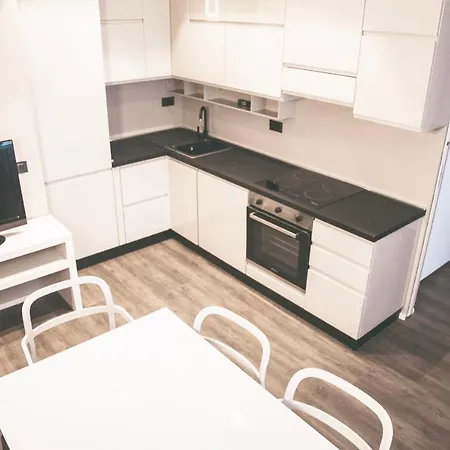 Twoone Apartmanhotel Milánó