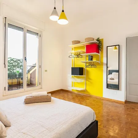 Alessia's Flat- Isola M5 Apartment