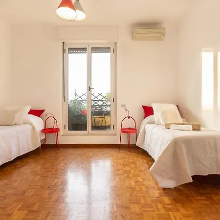 Alessia's Flat- Isola M5 Apartment Milan